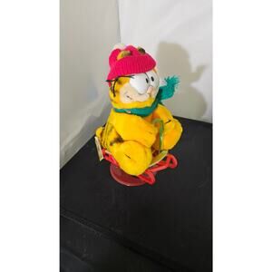 Vintage 1978  Garfield takes the mountain, Sledimal Gift for Friend Dakin Desk